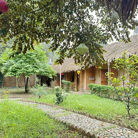 Quoc Khanh Bamboo Homestay Нин Бин Екстериор снимка
