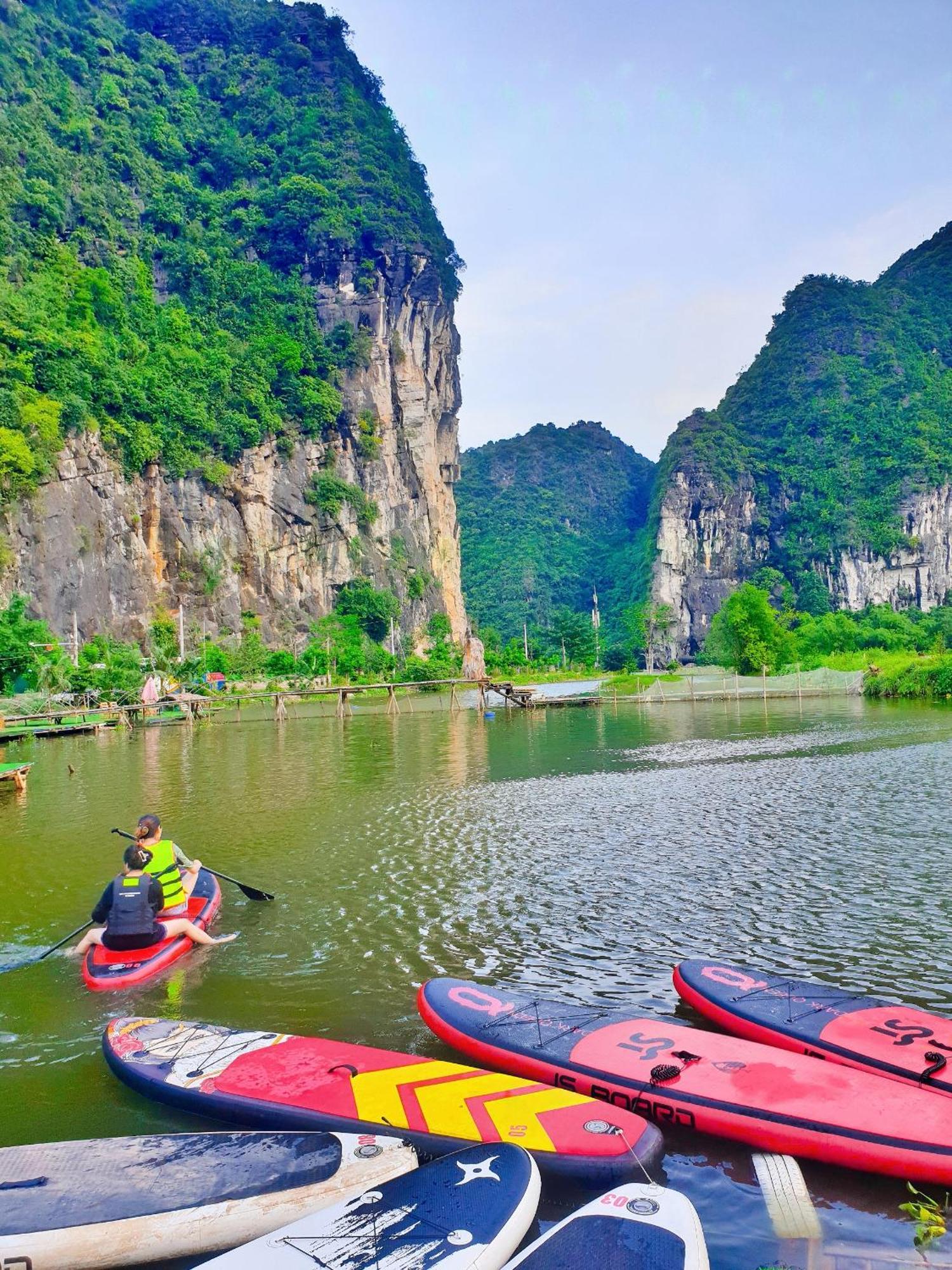 Quoc Khanh Bamboo Homestay Нин Бин Екстериор снимка