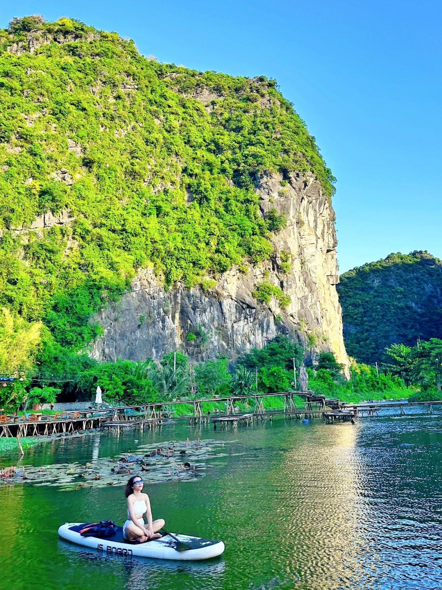 Quoc Khanh Bamboo Homestay Нин Бин Екстериор снимка