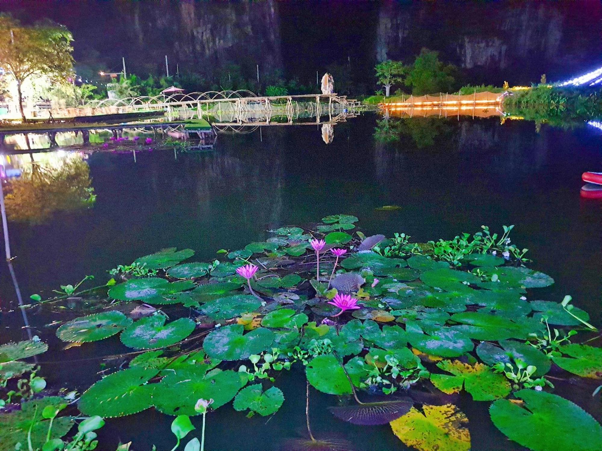 Quoc Khanh Bamboo Homestay Нин Бин Екстериор снимка