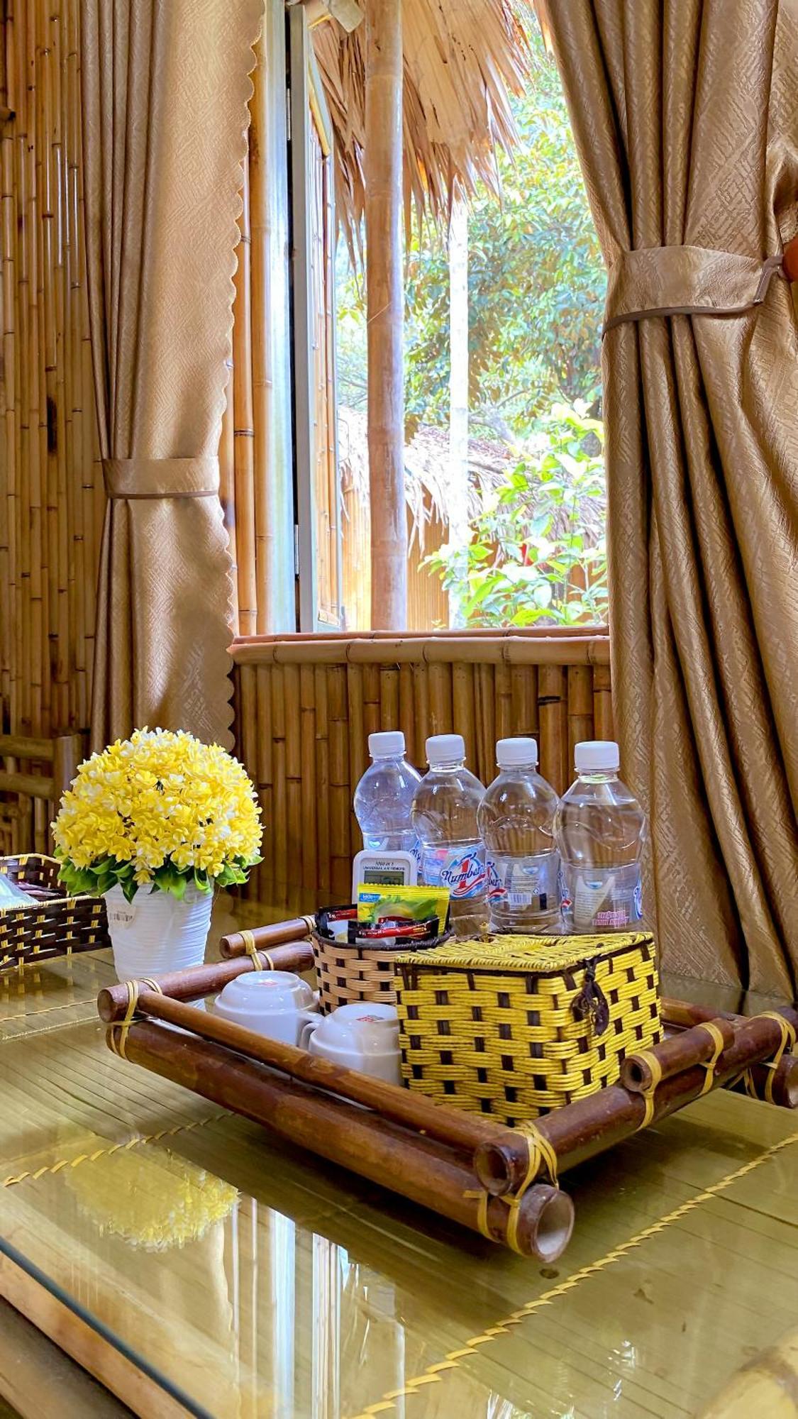 Quoc Khanh Bamboo Homestay Нин Бин Екстериор снимка